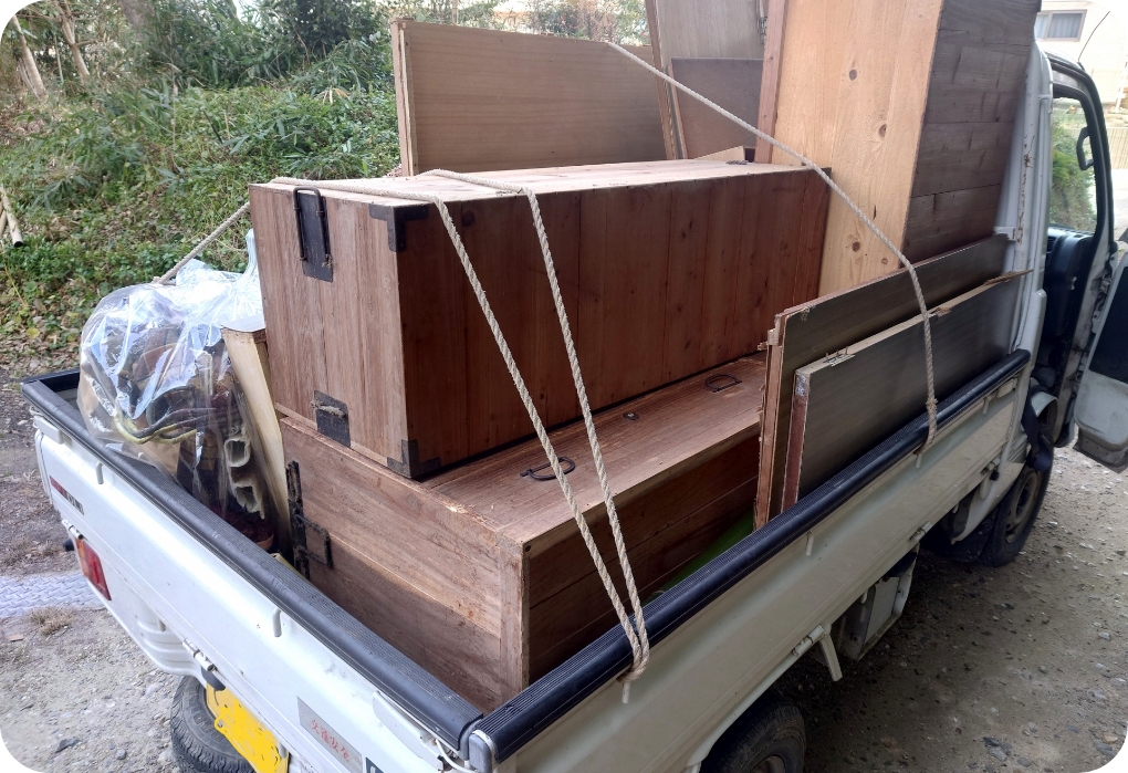 トラックに載せた不用品